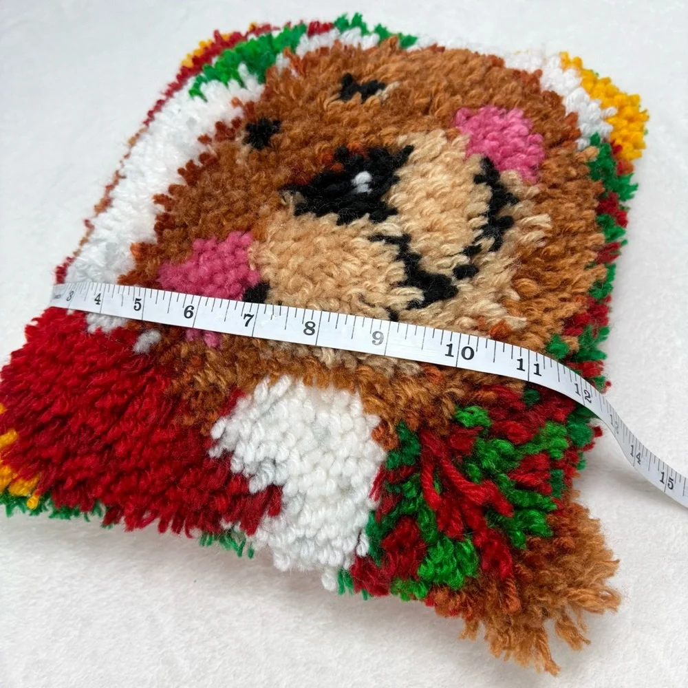 Caron International Vintage‎ Christmas Jingle Bear Latch Hook Pillow